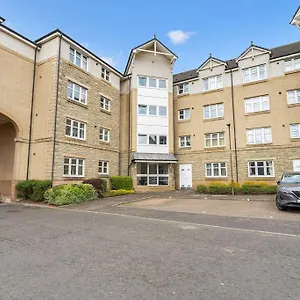 Modern 1br Flat - Free Parking + Lift Appartement